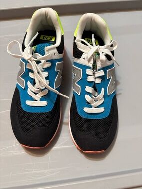 New Balance women Sneakers in Black, Blue, White, Neon Yellow